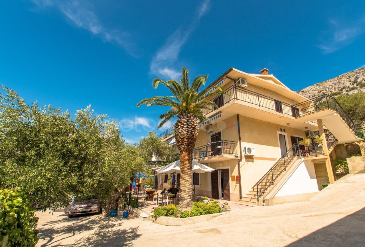 Near The Beach Apartments Jagodia Brela Exterior photo