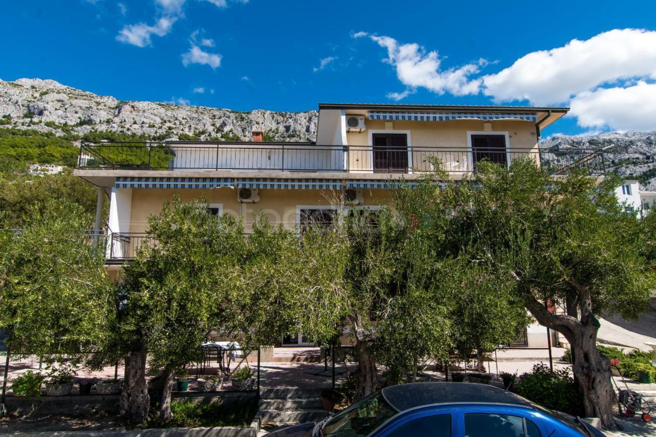 Near The Beach Apartments Jagodia Brela Exterior photo